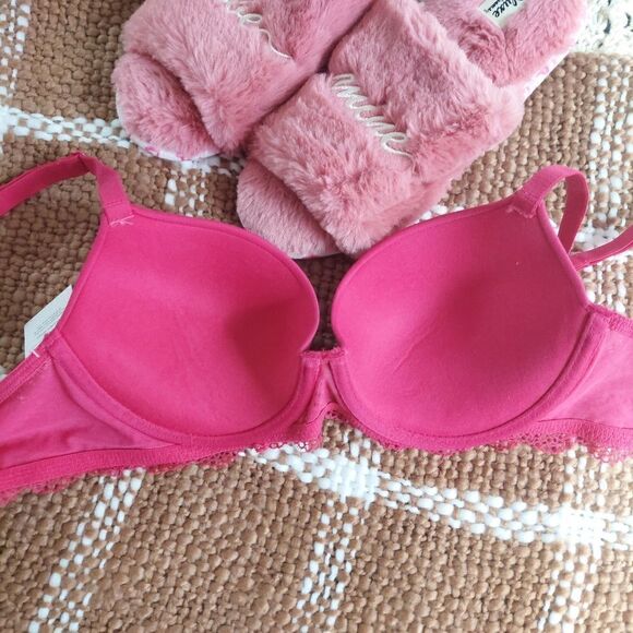 Barbie Core NWT Padded Bra Lace Trim Size 34C - Picture 2 of 4